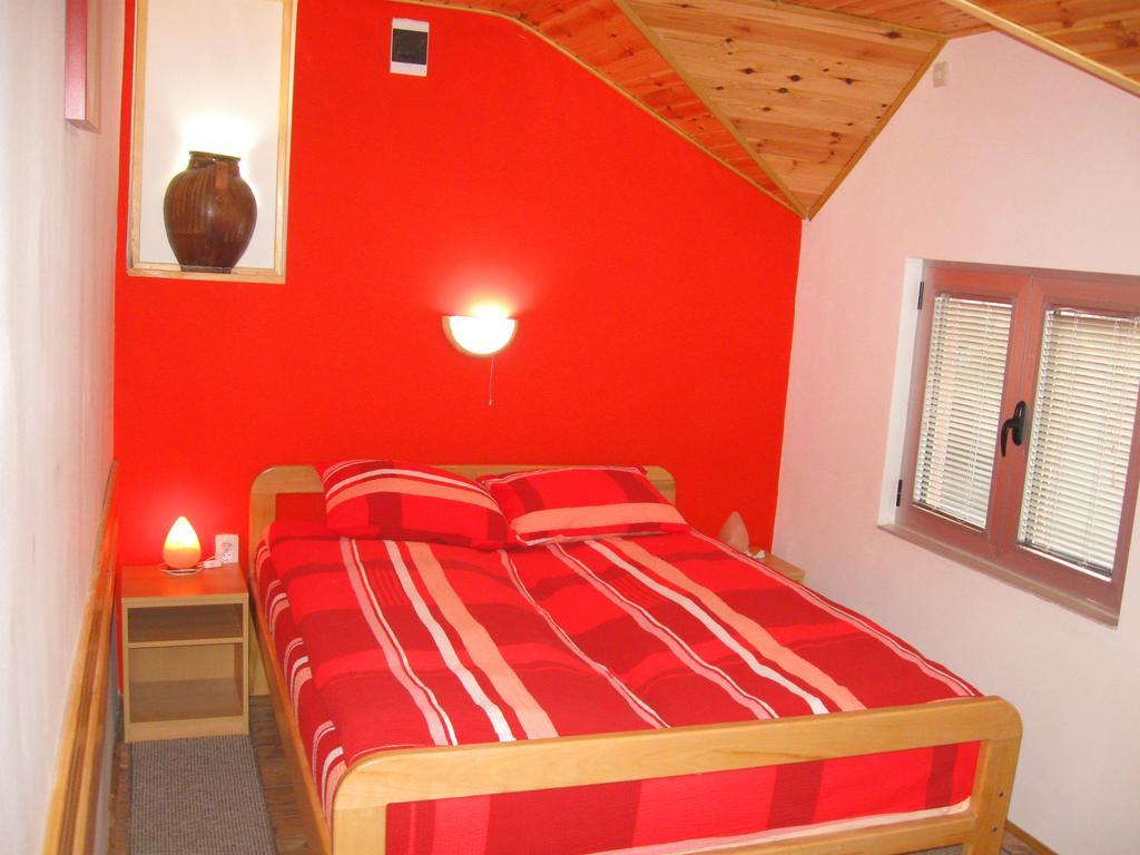 Amfora Rooms Caribrod Dimitrovgrad Quarto foto