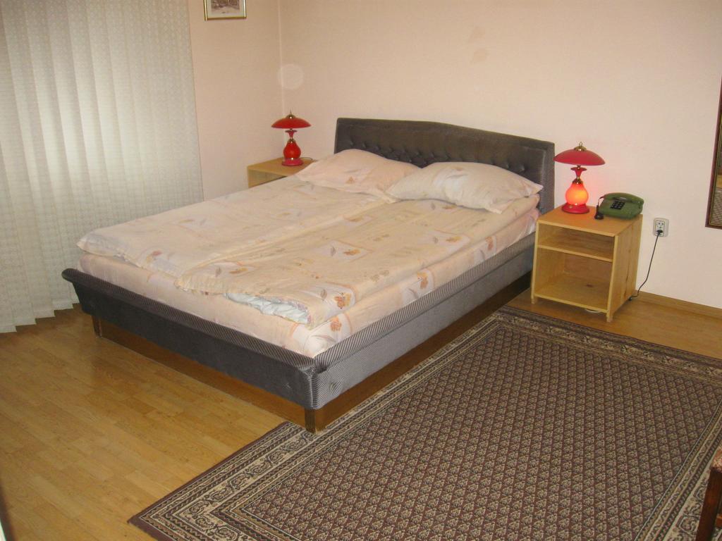 Amfora Rooms Caribrod Dimitrovgrad Quarto foto
