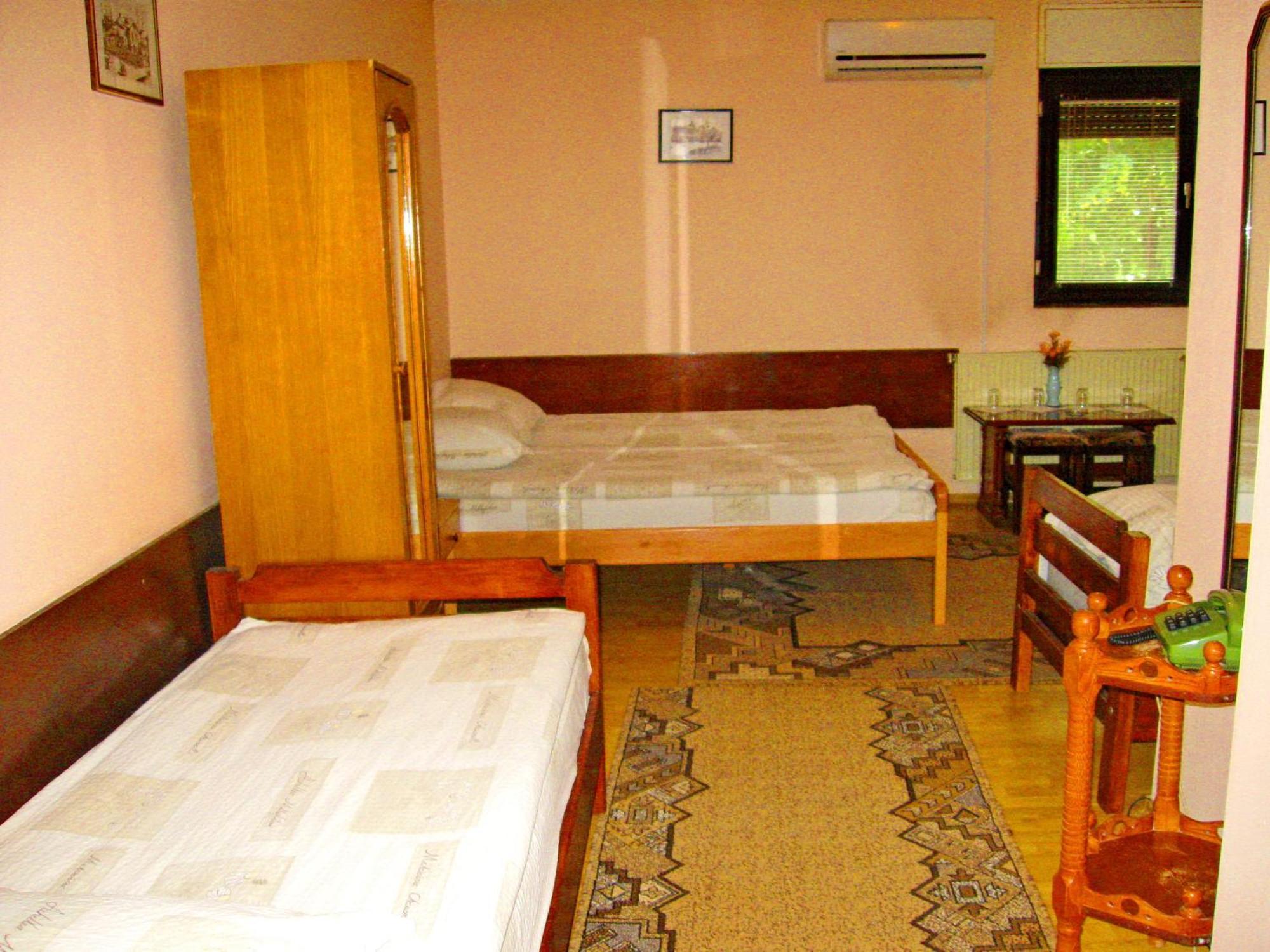 Amfora Rooms Caribrod Dimitrovgrad Quarto foto